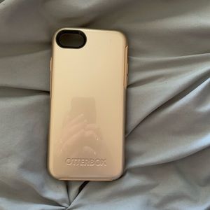 Gold otter box for iPhone 7/8
